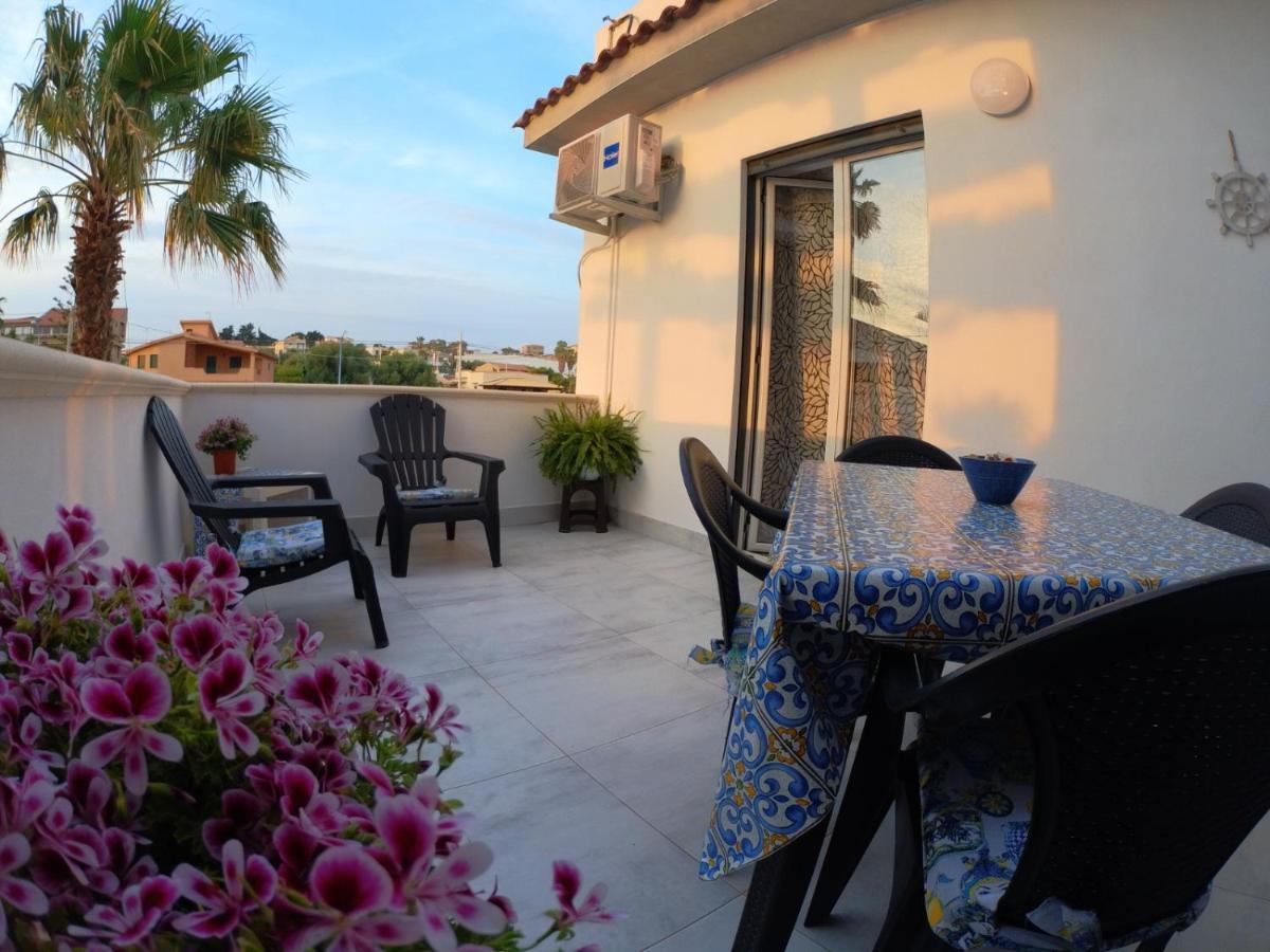 Deep Sea Residence Агридженто Екстериор снимка