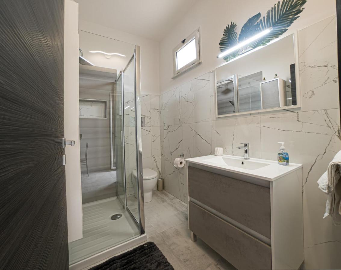 Deep Sea Residence Агридженто Екстериор снимка