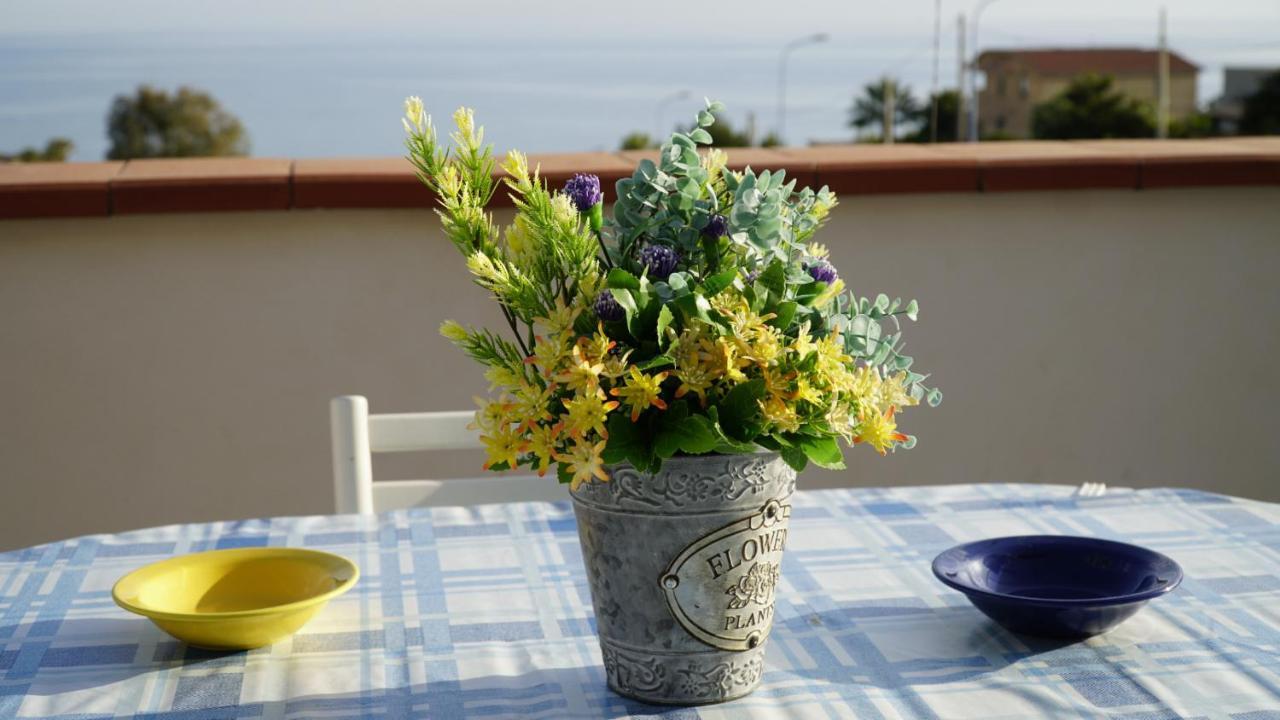Deep Sea Residence Агридженто Екстериор снимка