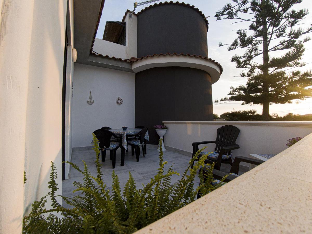 Deep Sea Residence Агридженто Екстериор снимка