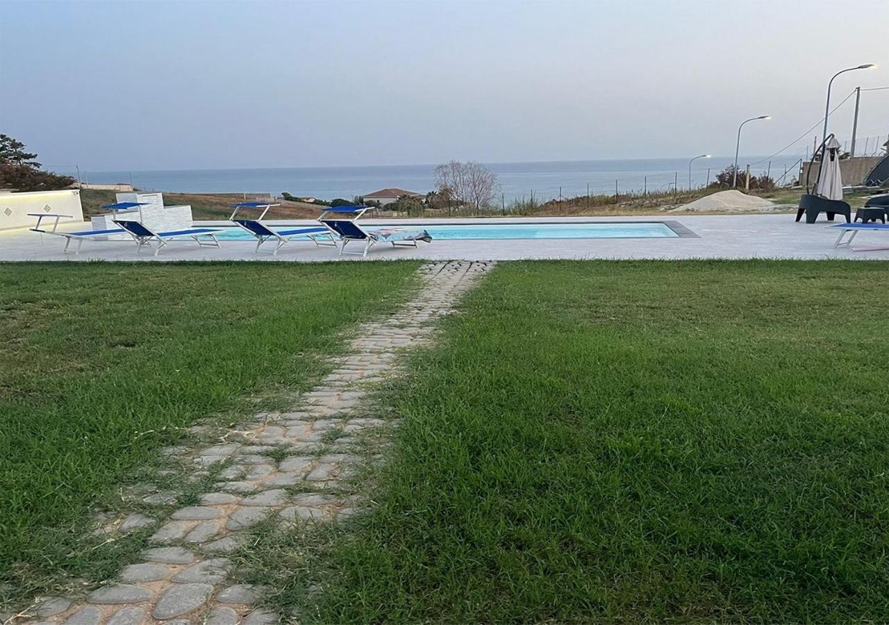 Deep Sea Residence Агридженто Екстериор снимка